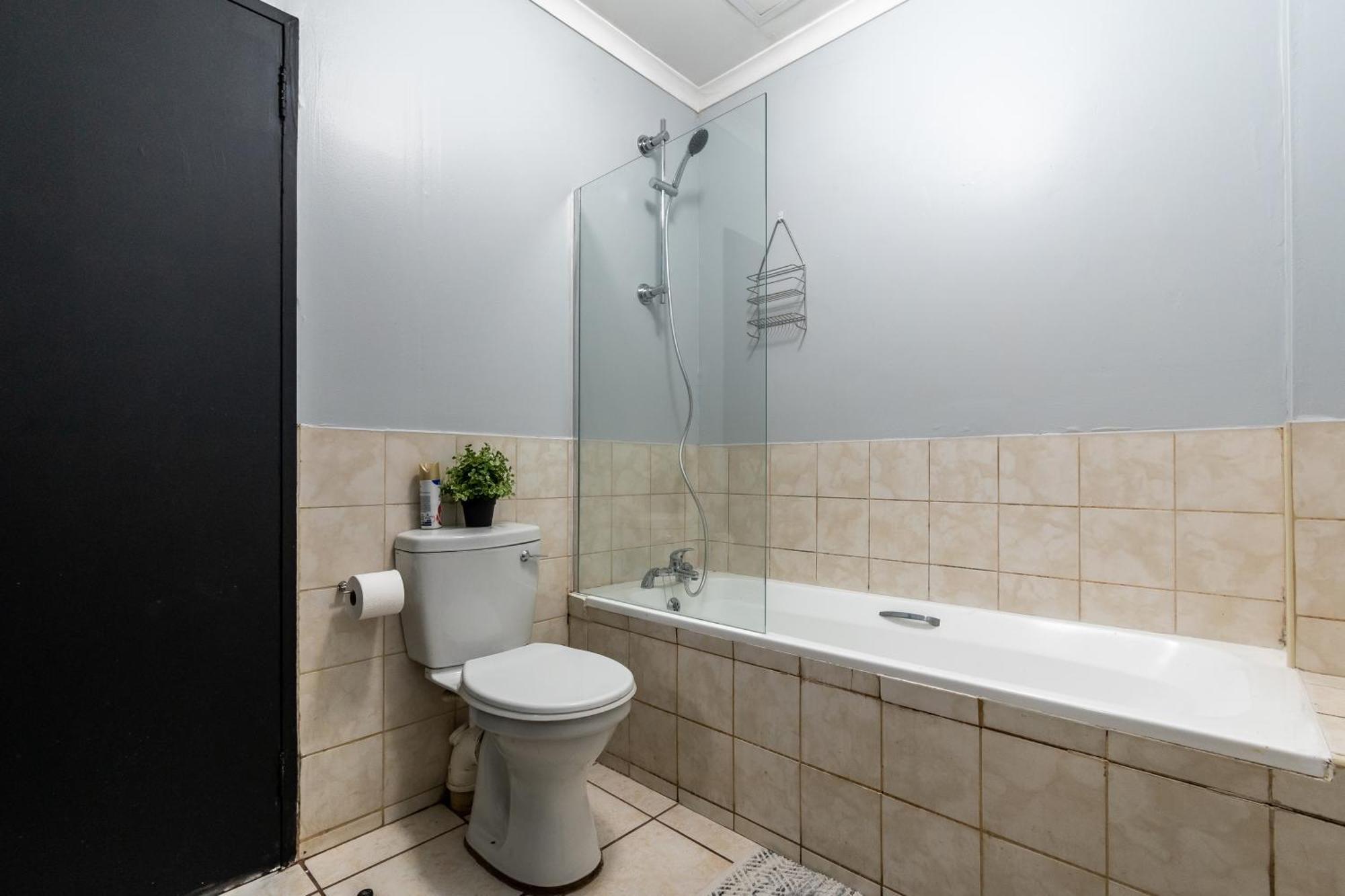 The Square 135- Studio With Free Parking, Pool & Gym Access Apartment Cape Town Luaran gambar