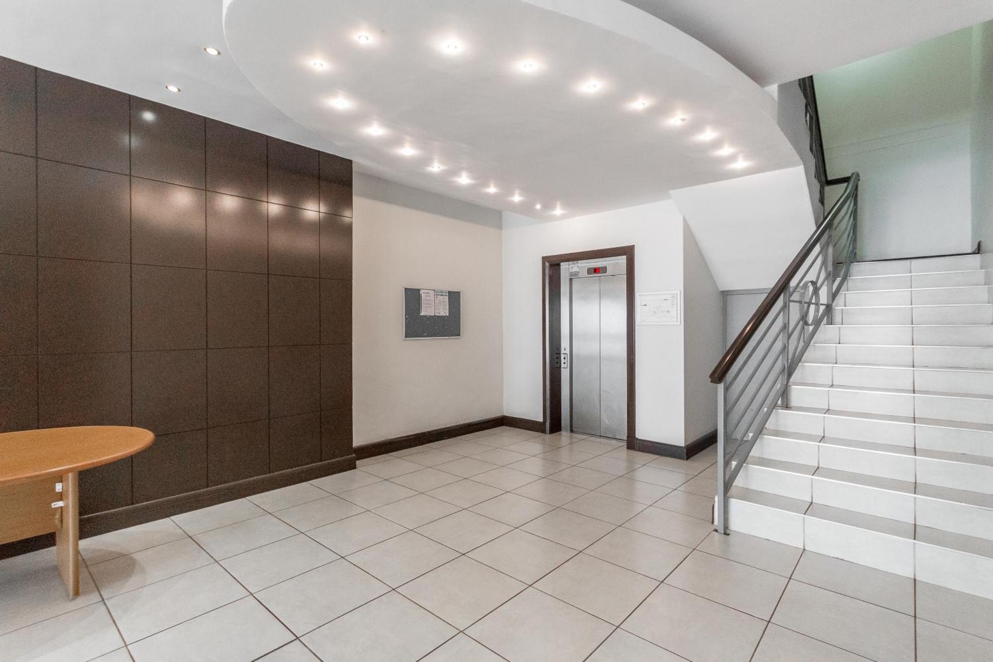 The Square 135- Studio With Free Parking, Pool & Gym Access Apartment Cape Town Luaran gambar