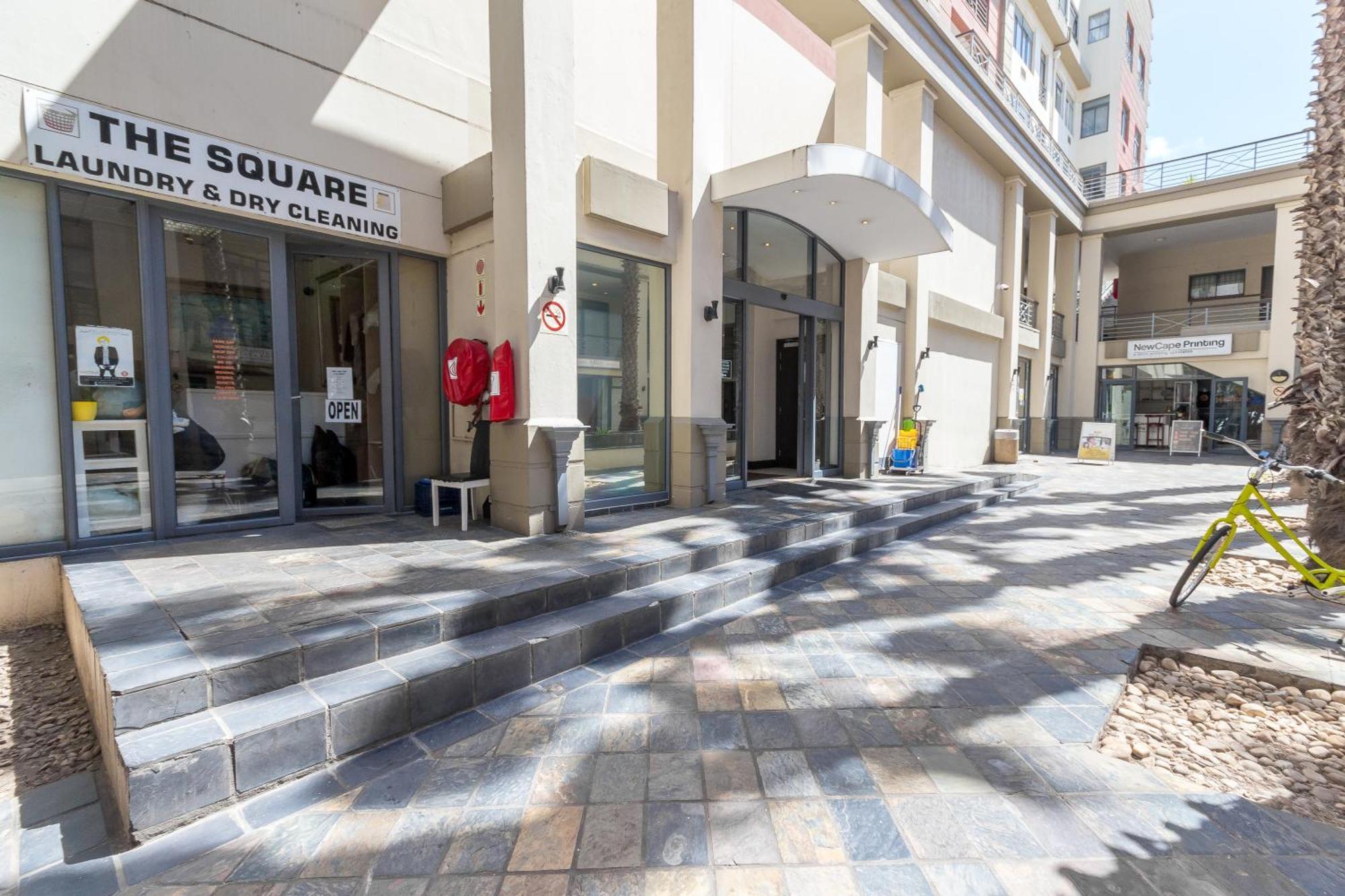 The Square 135- Studio With Free Parking, Pool & Gym Access Apartment Cape Town Luaran gambar