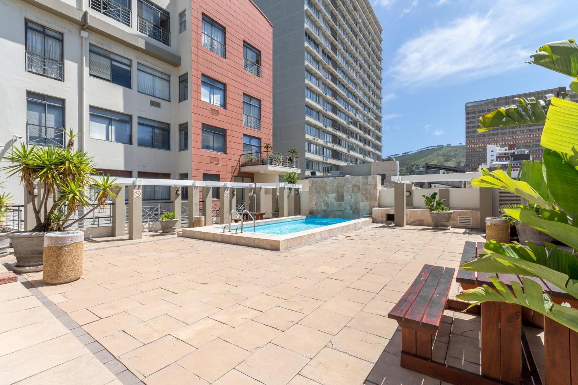 The Square 135- Studio With Free Parking, Pool & Gym Access Apartment Cape Town Luaran gambar